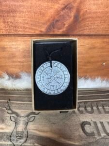 Collar de Shungita con Vegvísir